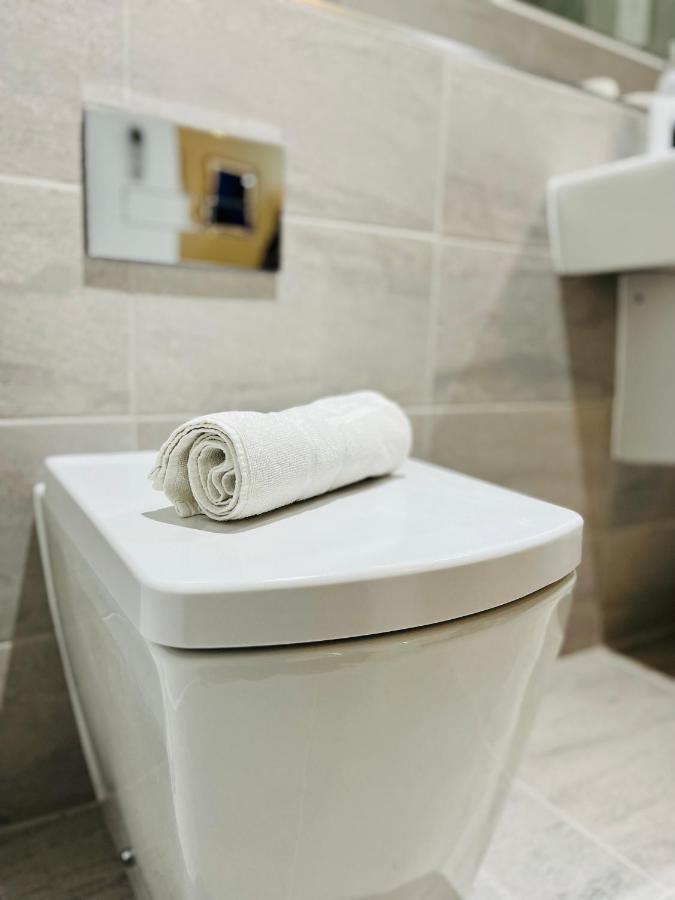 Stylish Studio Apartment Near To Old Trafford Stadium Manchester Extérieur photo